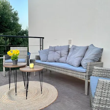 Private Pyrgos - Heated Pool & Sea View - Walking Distance From Beaches & *